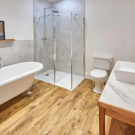 Burnsyde House - With Sea Views