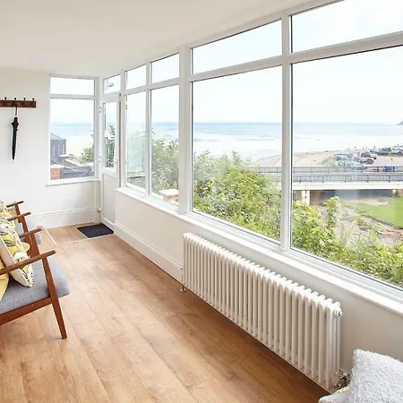 Burnsyde House - With Sea Views Hébergement de vacances