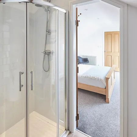 Burnsyde House - With Sea Views