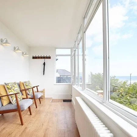 Burnsyde House - With Sea Views *