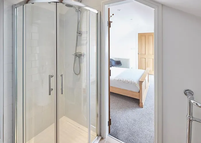 Burnsyde House - With Sea Views