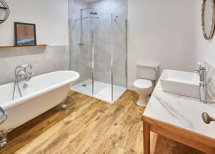 Burnsyde House - With Sea Views