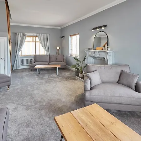 Burnsyde House - With Sea Views Saltburn-by-the-Sea